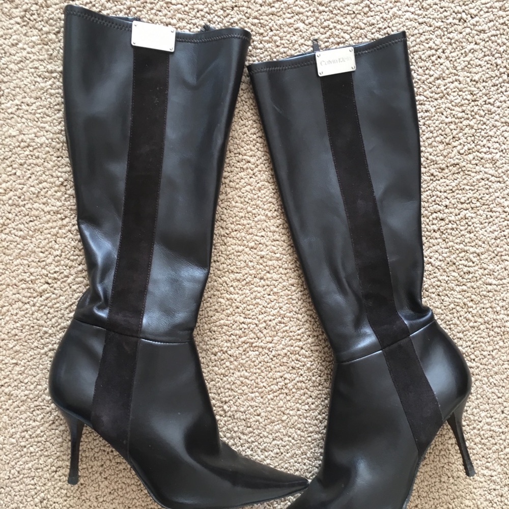 Calvin Klein Brown Leather boots with suede trim. - Picture 6 of 8